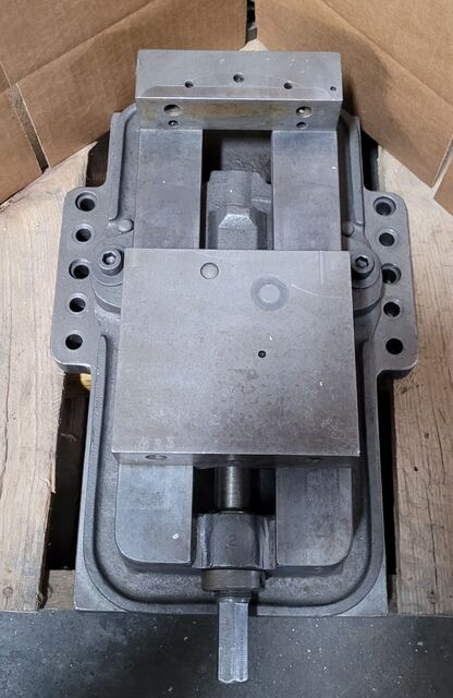 Kurt #D60-001654, 6" Machinist Vise - Image 7