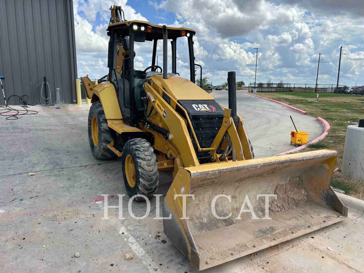 Cat 42007, Backhoe Loader, 1093 hours, S/N: H8T03286, 2023 - Image 2