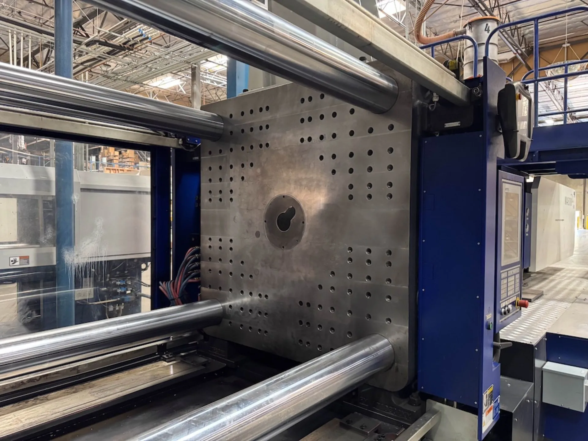 899 Ton, 95.98 oz., Haitian #MA8000II-6800, horizontal plastic injection molder, 39.37" x 39.37" tie bar - Image 4