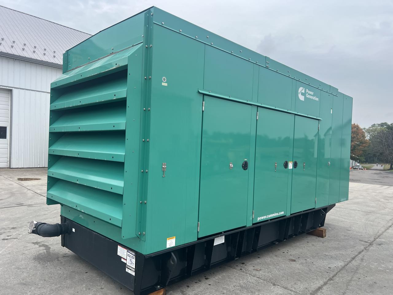 250 KW Cummins / Cummins #QSL9-G7, diesel generator set, base tankk, sound attenuated enclosure, 480 Volts - Image 4