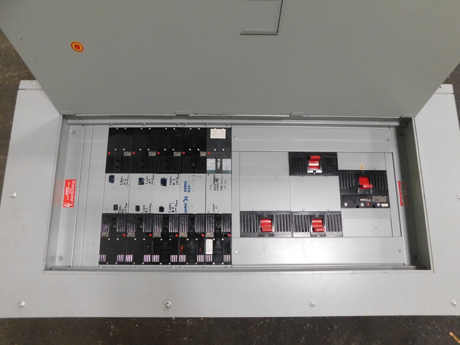 400 Amp. General Electric, CCB, panelboard, 4w, 277/480 Volts - Image 3