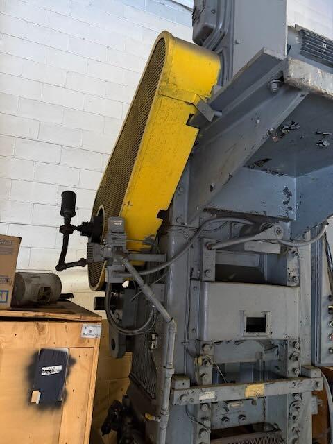 100 Ton, Minster #90-100, knuckle joint press, 1-1/2" stroke, 12" Shut Height, 1/2" ram adjustment, 0-60 SPM - Image 4