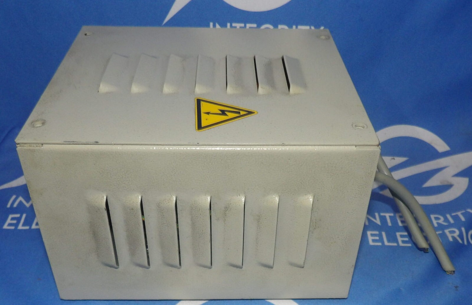250/610 VA, Block B-0008008, block, 50/60 Hz, 1 yr warranty - Image 3