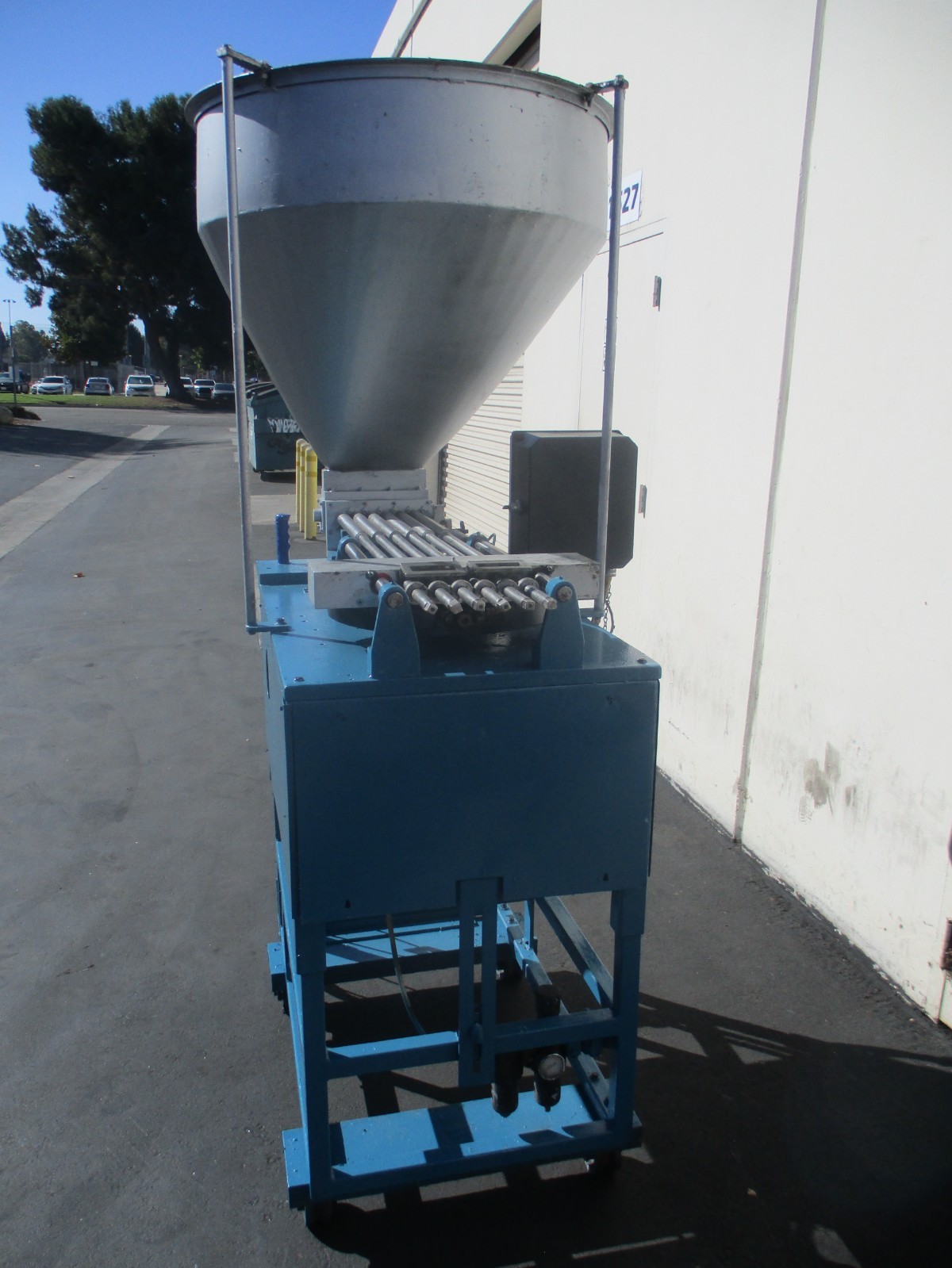6 Head Liquid piston filler for paint / glue / liquid - Image 6