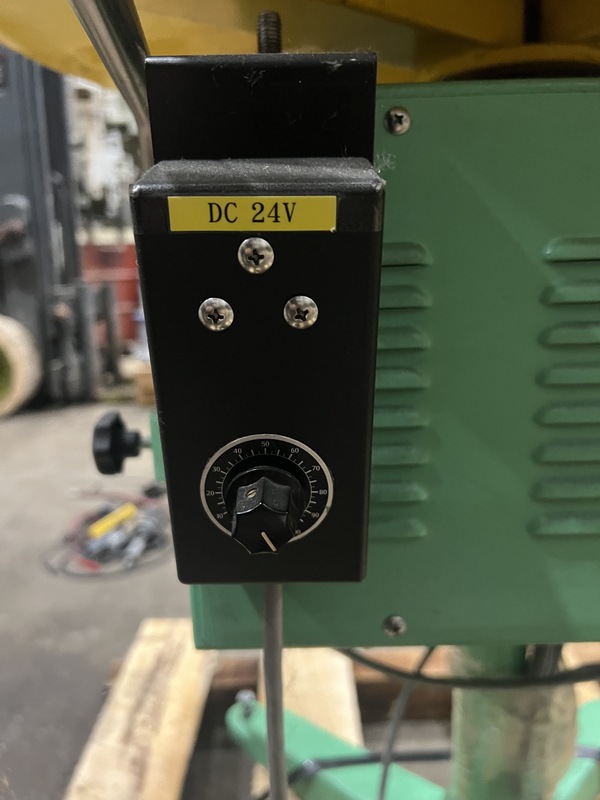 220 lb. Huei Shang #HR-105D, motorized pallet uncoiler, 31" outside dimensions, variable speed, forward & - Image 6