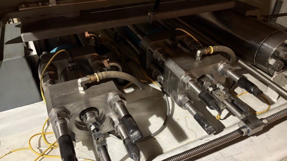 Flow #Mach-500-4030-XD, 5-Axis waterjet, 100 HP, 94000 psi, FlowXpert software, 2018 - Image 1