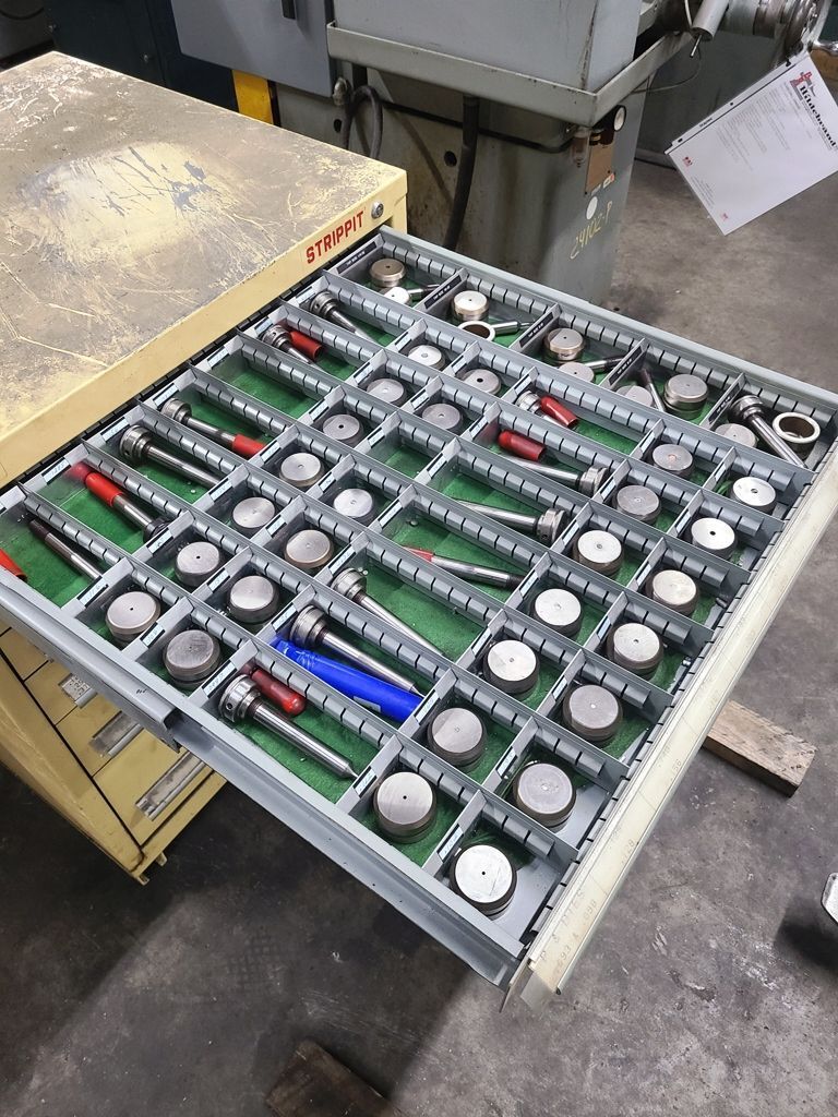 30 Ton, Strippit #Super-30/30, 440 V., 3ph, 30" throat, 5/8" stroke, 3.5" diameter x 12 gauge, 1988 - Image 9