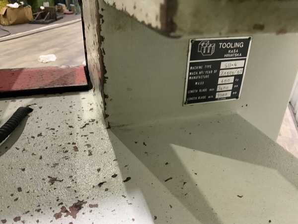 16" x 12-1/2" Dake, Johnson #V16, vertical band saw, 23-1/2" x 23-1/2" table, blade welder - Image 7
