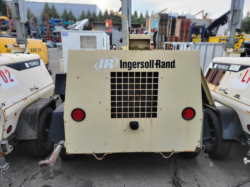 Ingersoll-Rand L8, Portable Light Tower, 4-6 Lamps, 5.7 liters Crankcase, 2.7 liters Coolant, 8 kW, 120/240 V - Image 4
