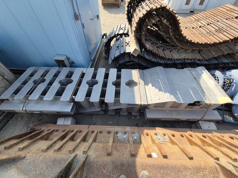Aluminum Truck Ramps, B & D Manufacturing, 30000 lbs. max Weight, 60" width x 182" L x 35" H Size - Image 1