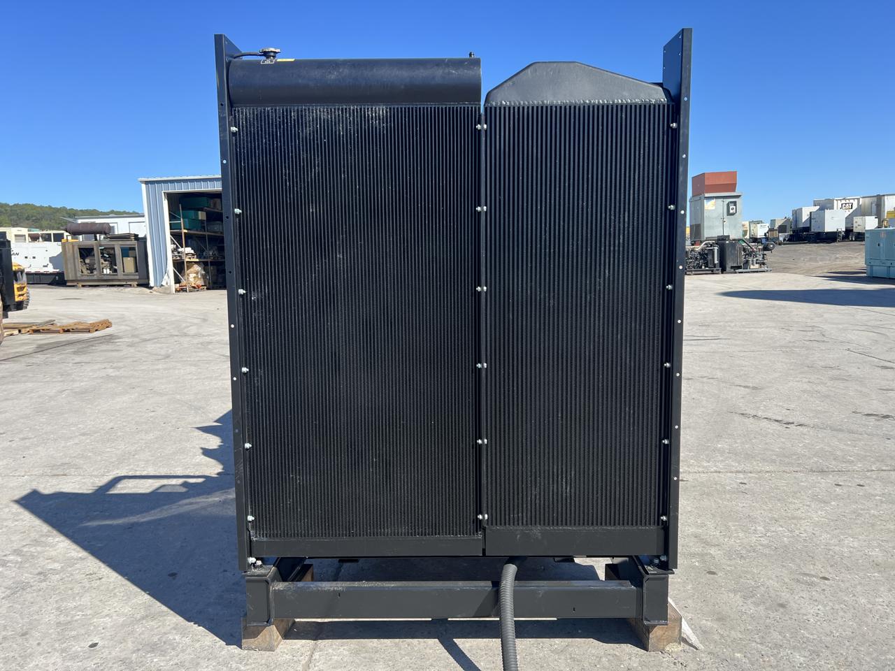 750 KW Caterpillar #C18, diesel generator set, open skid, 480 Volts, new factory warranty, 2023 - Image 3