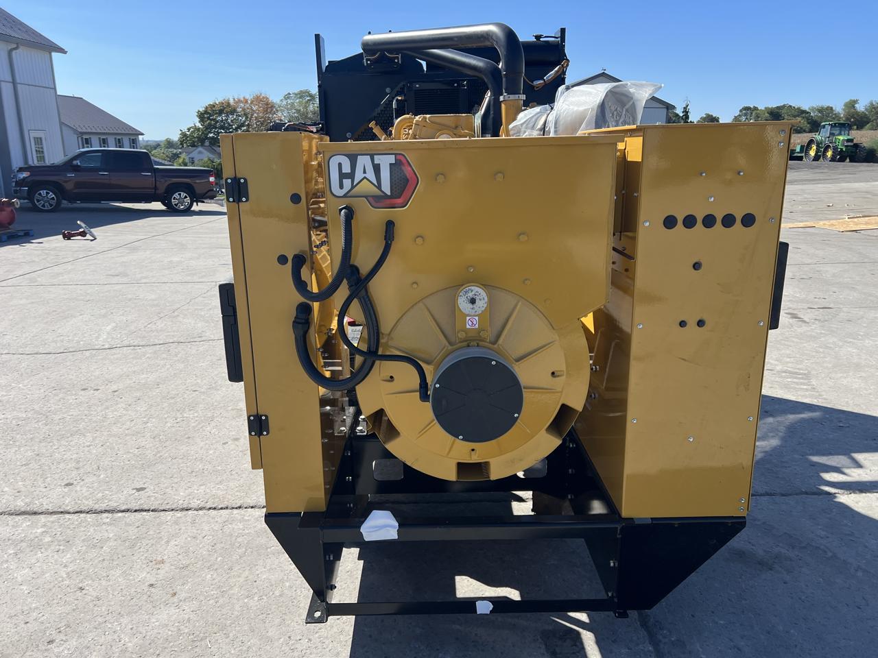750 KW Caterpillar #C18, diesel generator set, open skid, 480 Volts, new factory warranty, 2023 - Image 7