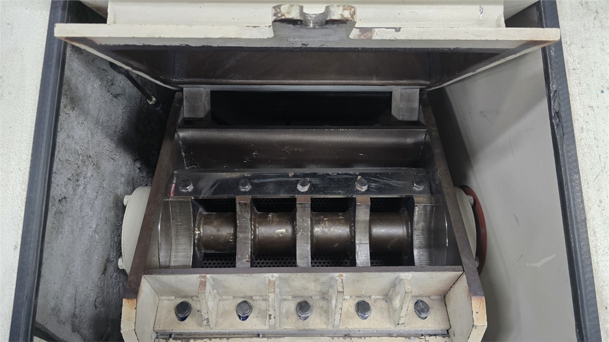 10" x 18" Cumberland #1018X, granulator, 15 HP, 3 knife open rotor, 2 bed knives, 2005 - Image 8