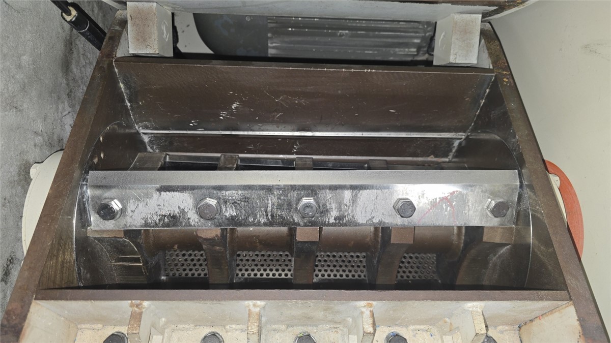 10" x 18" Cumberland #1018X, granulator, 15 HP, 3 knife open rotor, 2 bed knives, 2005 - Image 10