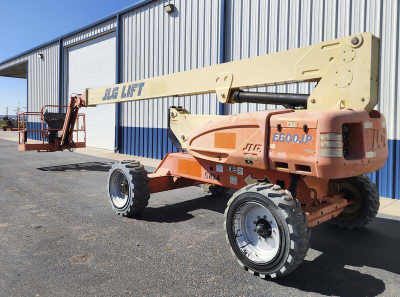 500 lb. JLG #E600JP, electric boom lift, 60' lift, electric engine, 2x4 traction, pneumatic tires, 2008 - Image 3
