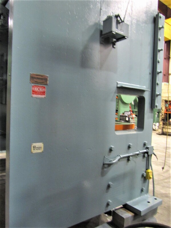 400 Ton, Chicago #SS400, straight side double crank, 8" stroke, 18" Shut Height, 120" x36" bed, 10-30 SPM - Image 3