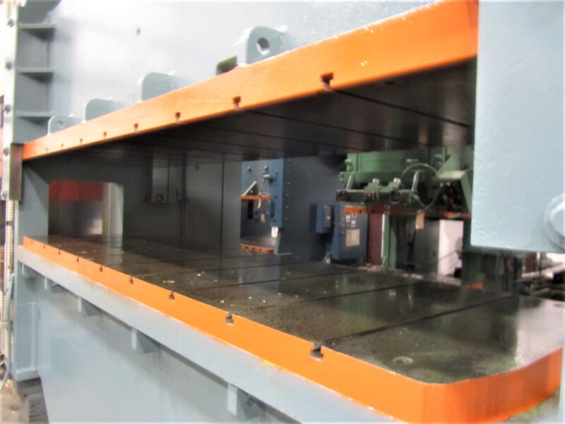 400 Ton, Chicago #SS400, straight side double crank, 8" stroke, 18" Shut Height, 120" x36" bed, 10-30 SPM - Image 9