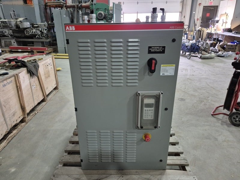 25 HP ABB, ACS800-04-0030-7+K454+L503, AC Variable Frequency Drive, 33 Amp., 600 Volts, 3-Ph. - Image 1