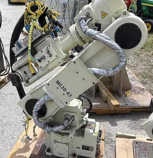 Nachi, MC20-03, 6-Axis robot, 20 Kg, 1733mm reach, FD controller, teach pendant, cables, 2017 - Image 1