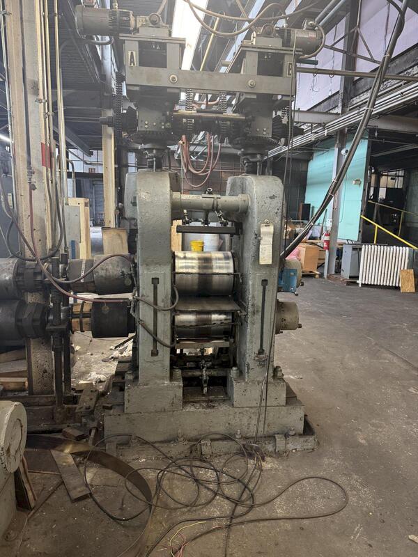 14" x 16" Bonding Systems International, 2-HI roll mill, 4" roll adj., 40" passline, 100 HP, forward / - Image 1