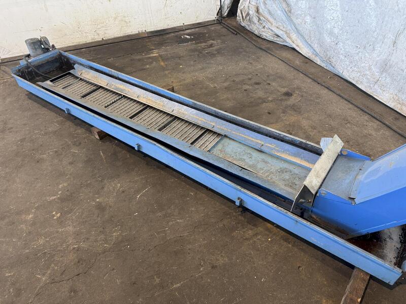 9" wide x 108" long, Hennig #M5, powered chip conveyor, 48" discharge height, 2011 - Image 4