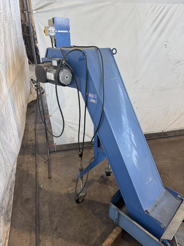 9" wide x 108" long, Hennig #M5, powered chip conveyor, 48" discharge height, 2011 - Image 5
