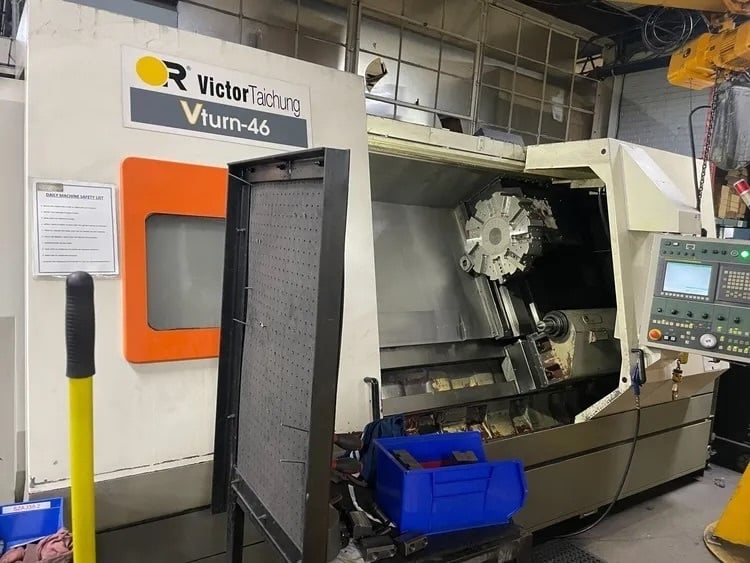 Victor #VTurn-46, CNC lathe, 32.2" swing, 15" chuck, 4.5" bar, 68.8" centers, 20.47" dia., 64.96" lgth - Image 1