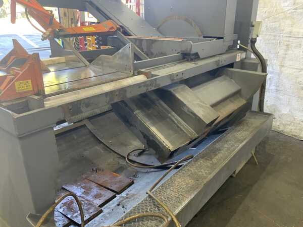 24" x 31" Hem #V140HM-60, vertical band saw, 20' x 1-1/2" x .50" blade, hydraulic head tilt, 10 HP, 2011 - Image 6