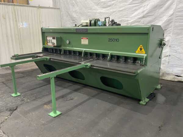 1/4" x 10' Accurshear #625010, hydraulic shear, 36" front operated power back gauge, 16 hold downs, 20 HP - Image 1