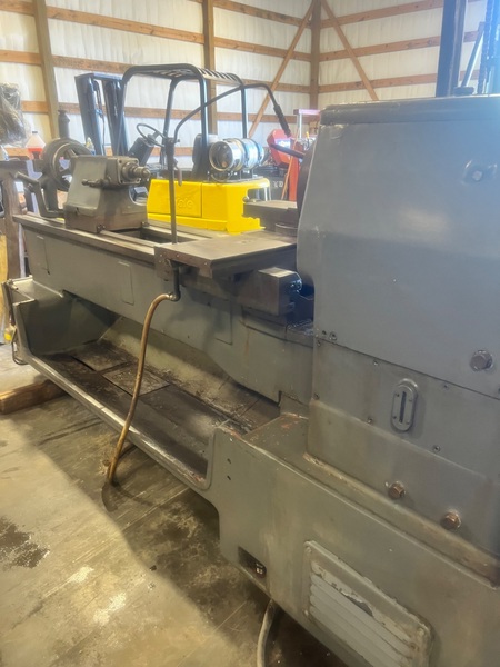 20.5" x 60" Whacheon #20-1/2GX60, engine lathe, 2" bore, 10 HP, 1350 RPM, Steady Rest, Aloris tool holder - Image 3