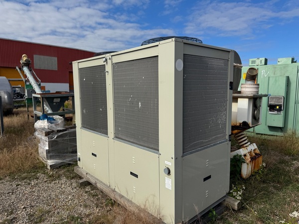 15 Ton, J&M Fluidics #PZAT15DH6, Air-Cooled Chiller, R404A Refrigerant, 460 V, 60 Hz, 3-Ph. - Image 2