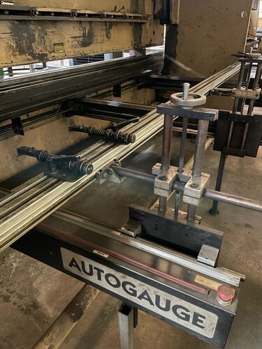325 Ton, Standard Industial #AB325-16, CNC press brake, 16' overall, 173" between housing, 8" stroke, 10" - Image 6