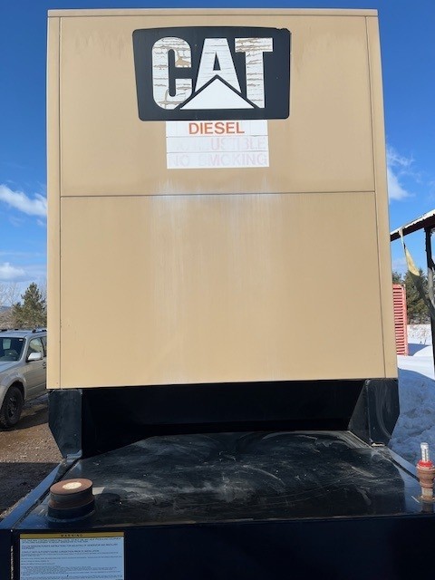 750 KW Caterpillar #C27, standby diesel generator set, 347-600 Volts, 9525 hours, enclosure, 2017 - Image 3