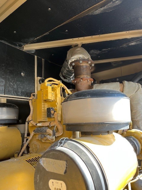750 KW Caterpillar #C27, standby diesel generator set, 347-600 Volts, 9525 hours, enclosure, 2017 - Image 6