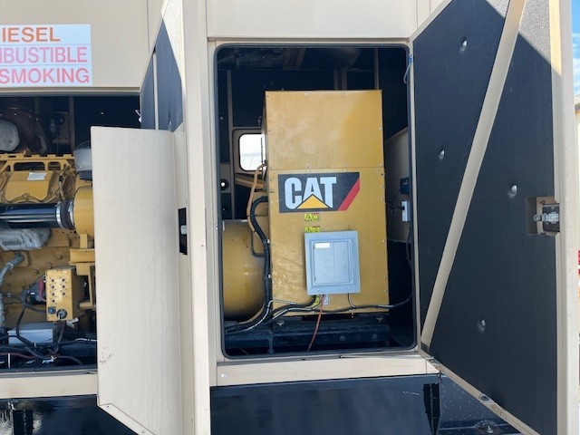 750 KW Caterpillar #C27, standby diesel generator set, 347-600 Volts, 9525 hours, enclosure, 2017 - Image 10