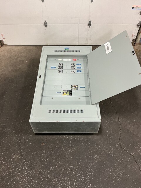 600 Amp. General Electric, Spectra Series, panelboard, 4-wire, 277/480Y Volts, 3 phase - Image 3