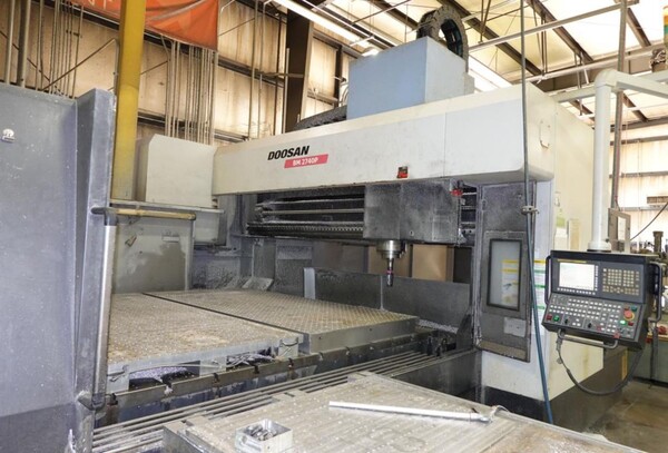 Daewoo Doosan #BM-2740P, high speec CNC bridge mill, Fanuc 32i-A, 157.4" X Travel, 106.3" Y Travel, 19.7" Z - Image 2