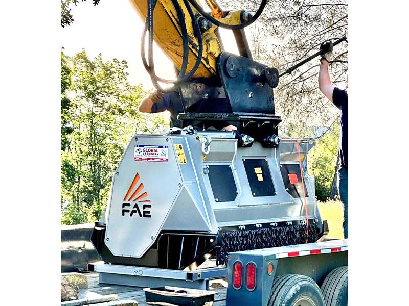 Komatsu #XT460L-3, feller-buncher, FAE mulching head and hot saw, 300 HP @ 2000 RPM Cummins engine, 2017 - Image 7