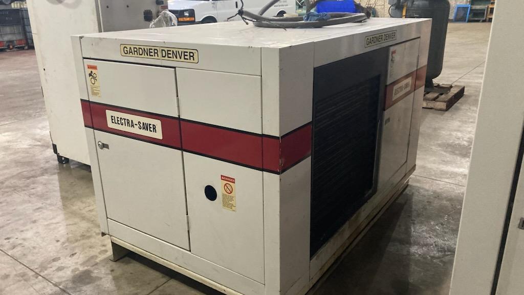235 cfm, 125 psi, Gardner Denver, turn valve rotary screw air compressor, 50 HP, air cooled oil & after cooler - Image 2