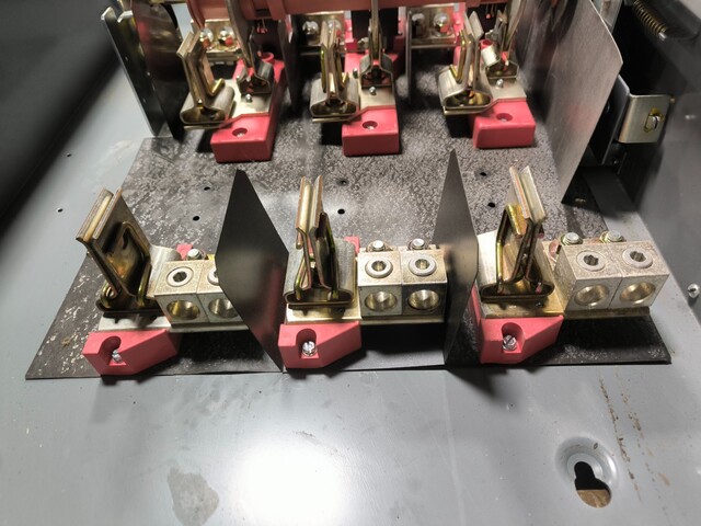 600 Amp. Square D, H366, Fusible Safety Disconnect Switch, 600VAC, 3PH, 3P, Type 1 - Image 4