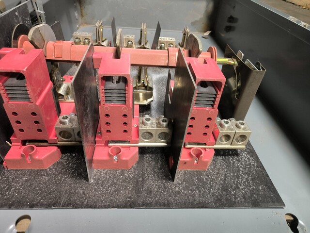 600 Amp. Square D, H366, Fusible Safety Disconnect Switch, 600VAC, 3PH, 3P, Type 1 - Image 6