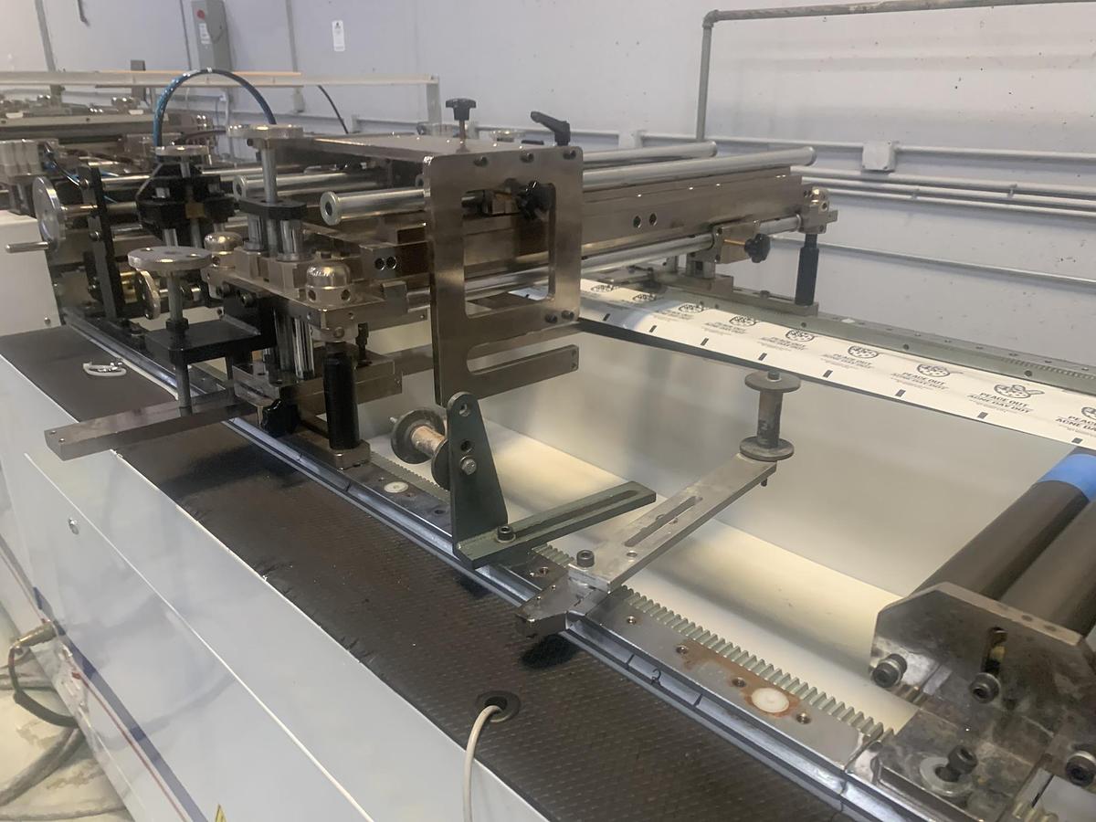 Stand up pouch machine, Mamata #Vega-410, servo motor & drive Control, double cut & heat seal, 2021 - Image 6