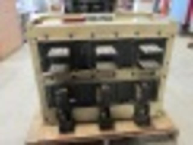 4000 Amps, General Electric, AK-2A-100-1, manually operated, drawout, #AB5565 - Image 6