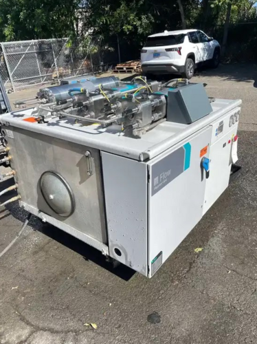 Flow #Mach-300-3015, Waterjet Cutting System, 118.1" x 59.06" x 6" travel, 50 HP, 94k PSI Hyperjet - Image 3