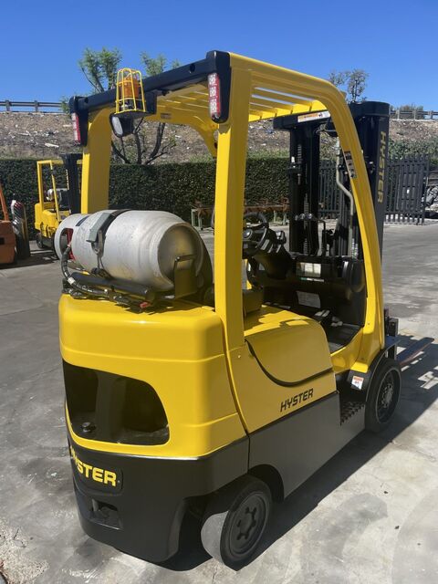 5000 lb. Hyster #S50FT, Lg Gas Forklift, 83"-189" mast, 3 stage, cushion tires, sideshift - Image 3