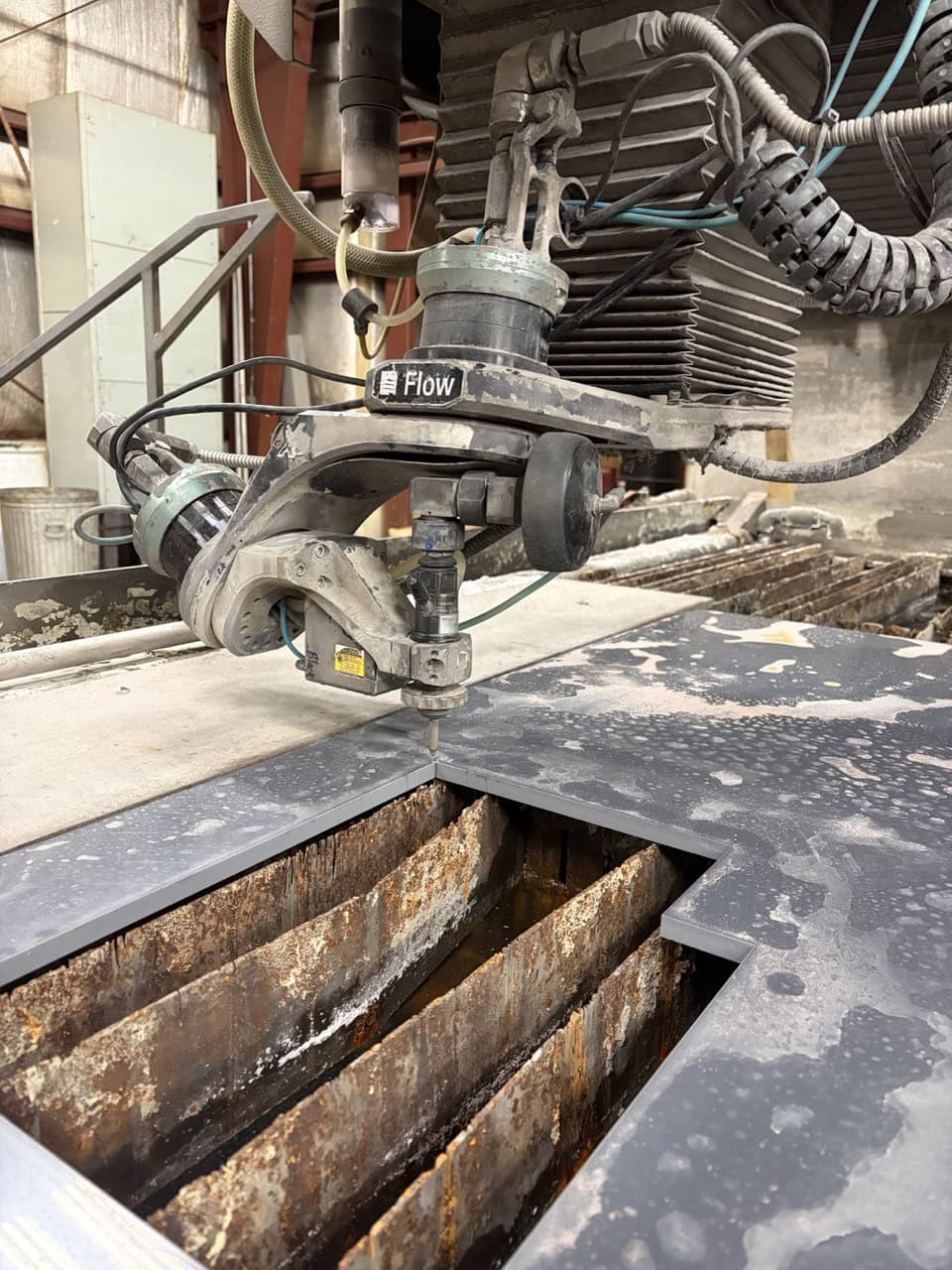Flow #Mach-3-4020B-XD, 13' x 6' Table, 136" X, 78" Y, 7" Z, 100 HP, 5-Axis Dynamic XD cutting head, 87000 - Image 4