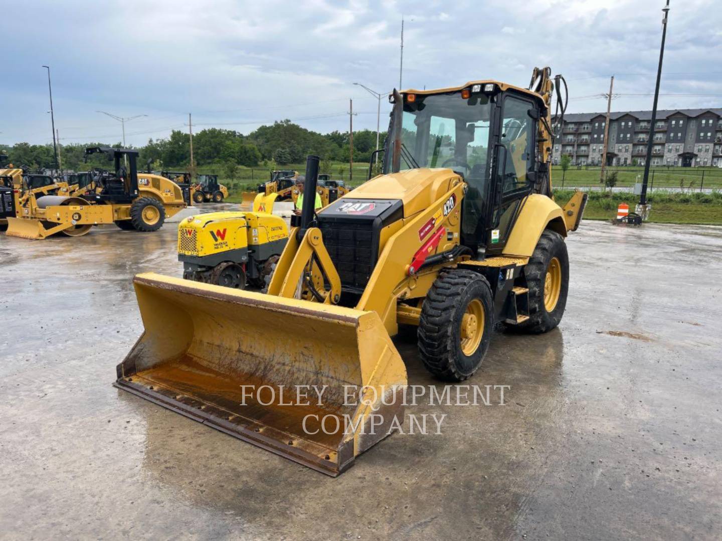 Cat 420-07, Backhoe Loader, 1267 hours, S/N: H8T01307, 2021 - Image 1