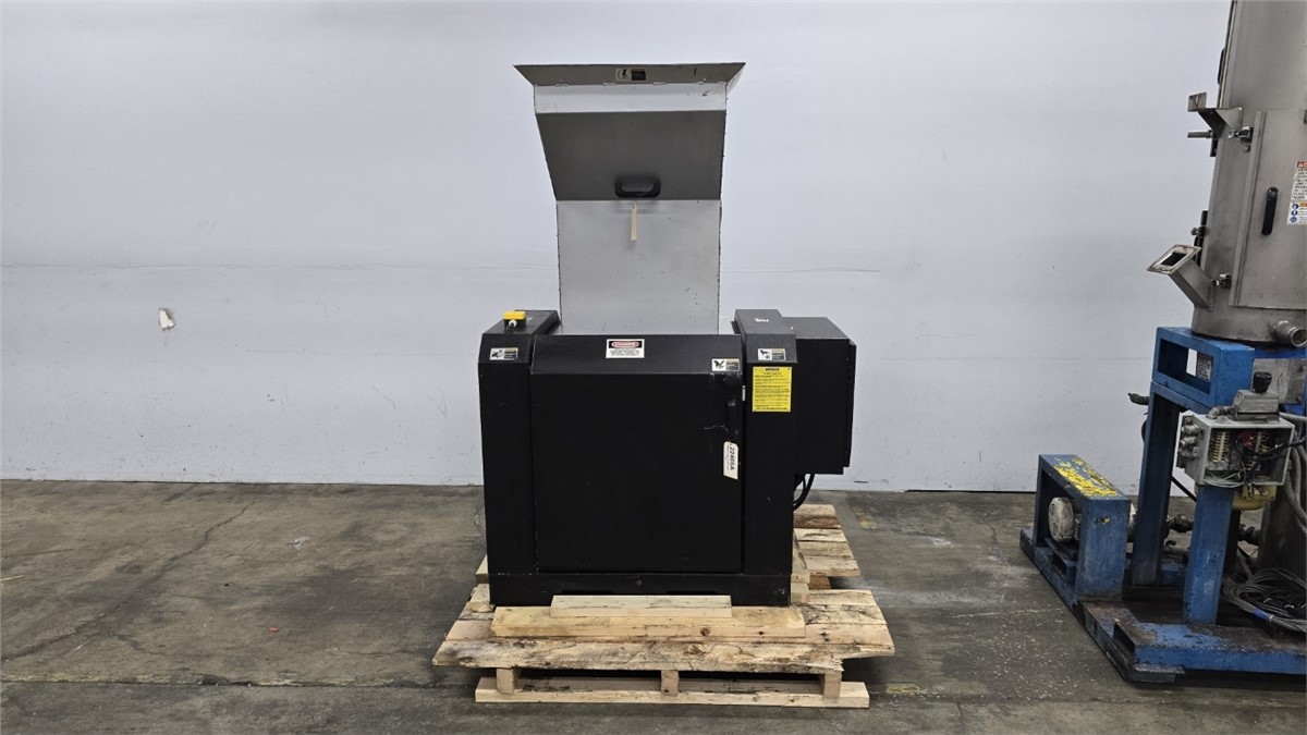 22" x 21" Milacron #MBG-18, Plastic Granulator, 7.5 HP, 73" infeed H, 460 V., 3-Ph., 60 Hz, 2006 - Image 9
