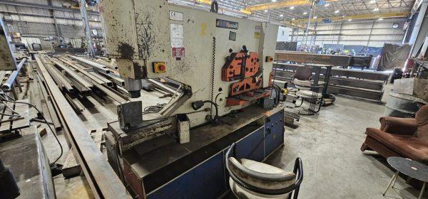 6" x 6" x 11/16" Sunrise #LW-135SD FabMaster, hydraulic ironworker, 135 ton, 20" throat, 15 HP, 2007 - Image 1