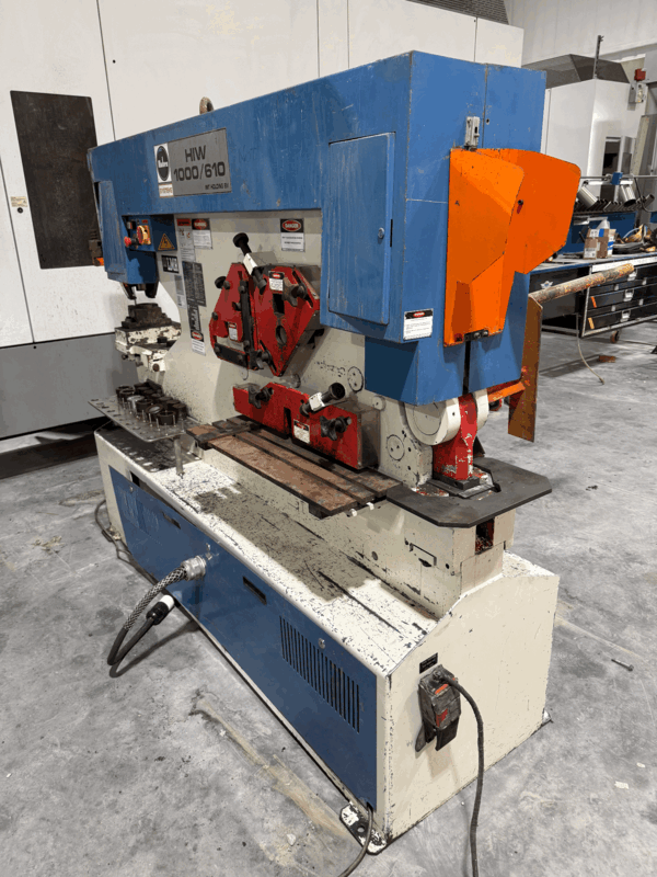 6.37" x 6.37" x .625" Mubea #HIW-1000/610, ironworker, 110 ton, 24" throat, 11 HP, 2001 - Image 2
